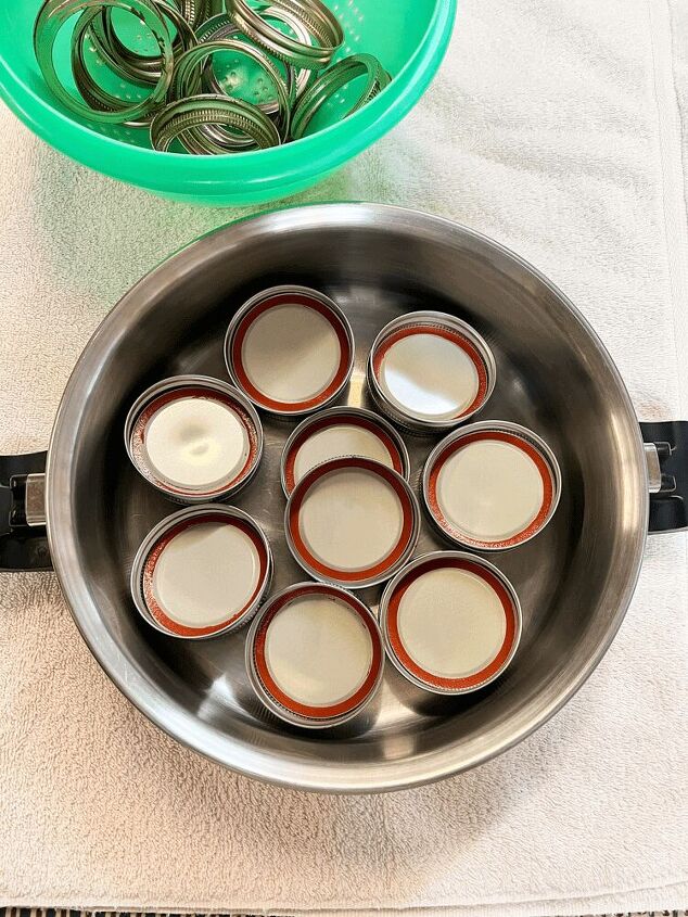 how to can green beans, Getting the lids all ready to boil