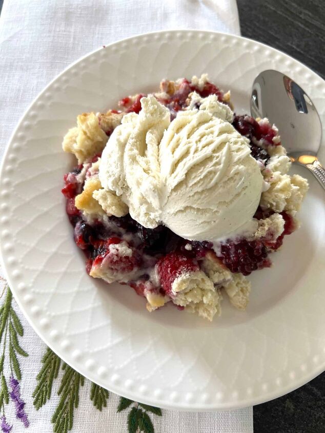 easy and delicious triple berry dump cake, Easy and Delicious Triple Berry Dump Cake