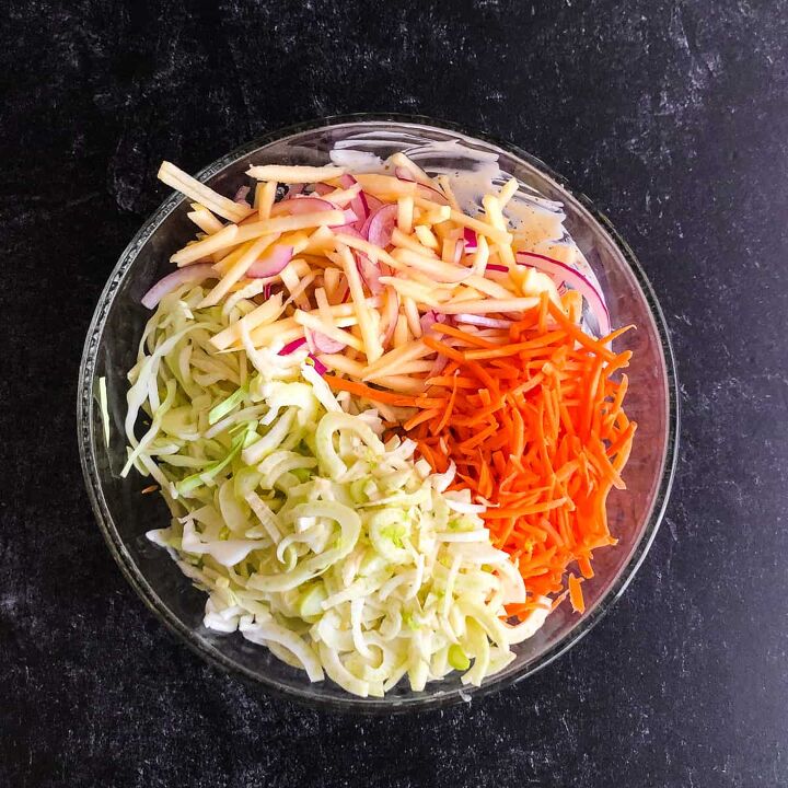 creamy fennel and apple slaw, Add all the shredded vegetables and apple to the dressing