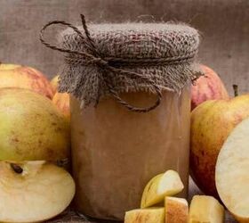 Proof that anyone can make their own homemade applesauce (simple & delicious!)