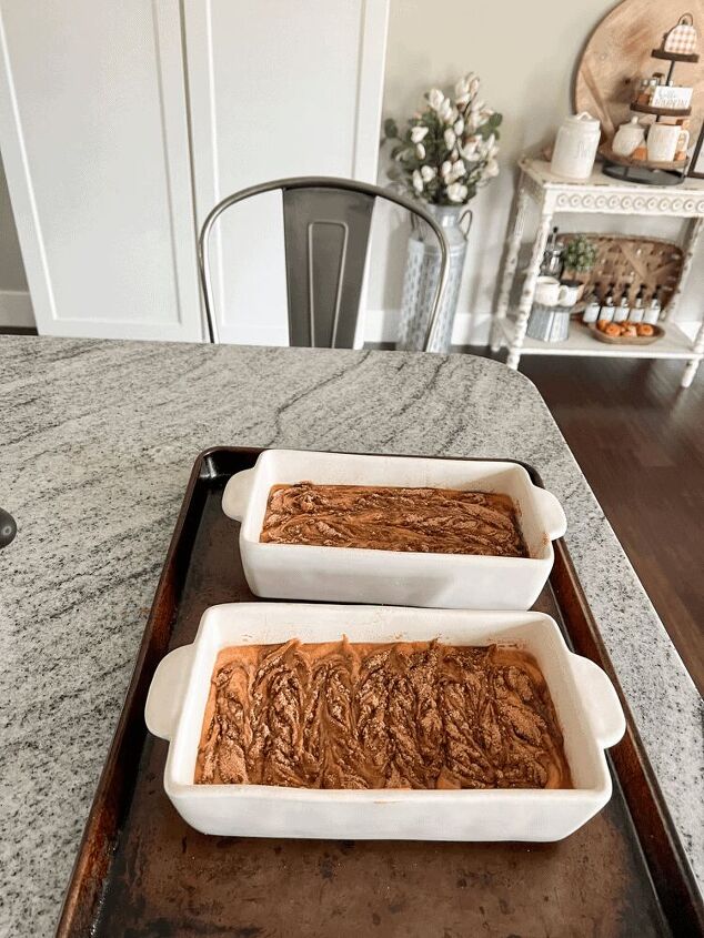 pumpkin bread with cinnamon sugar topping