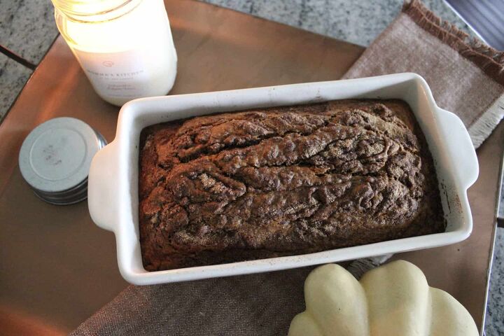 pumpkin bread with cinnamon sugar topping