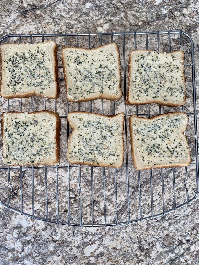 texas toast recipe from native texan crispy buttery garlic bread