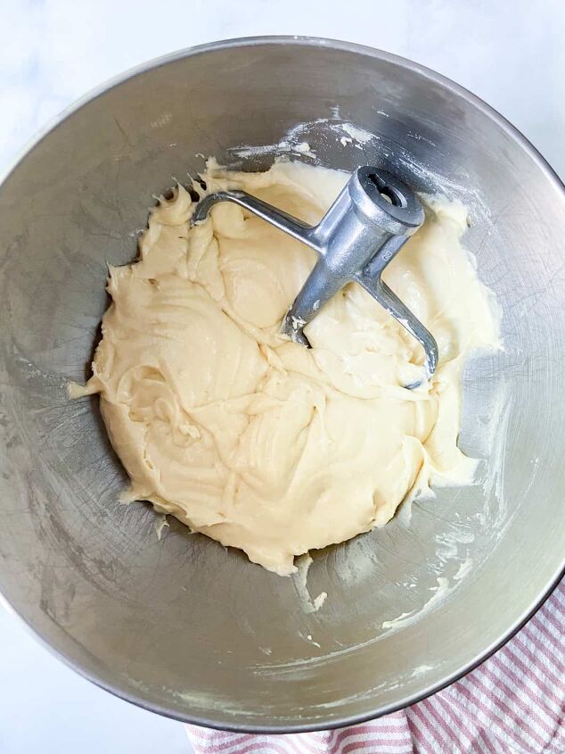 vanilla buttermilk pound cake, Make the cake batter