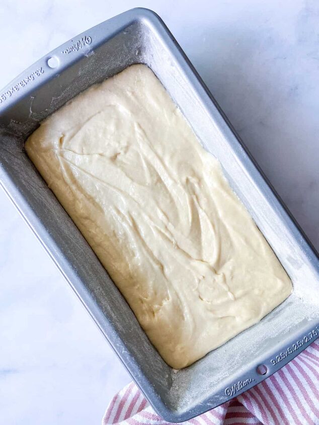 vanilla buttermilk pound cake, Pour the cake batter into a greased and floured loaf pan