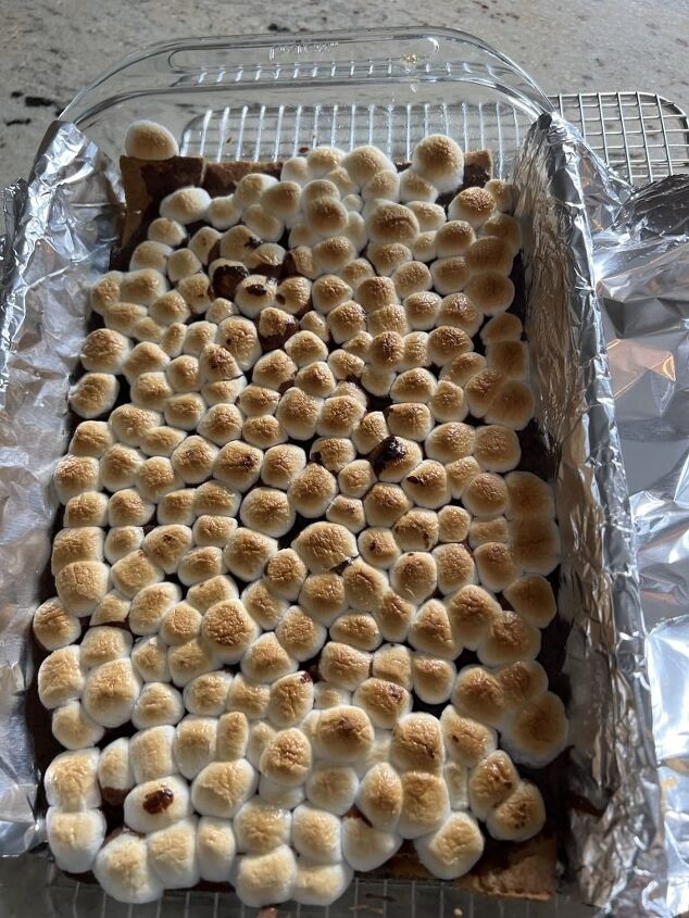 Delicious S'mores Bars for Your End of Summer Bash! | Foodtalk