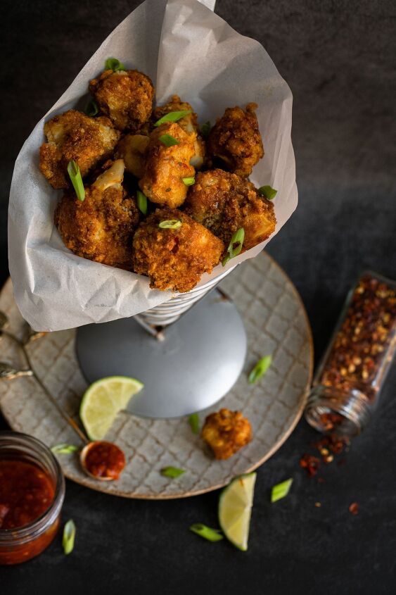 honey garlic cauliflower poppers, These crispy bites are paired with a honey garlic sauce that makes for the perfect bite