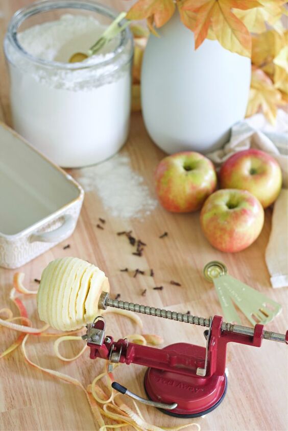 cinnamon apple bread with crumble topping