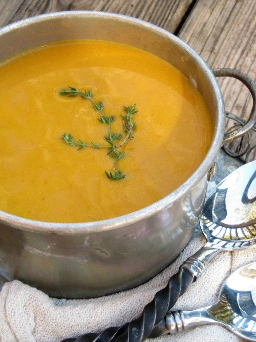 roasted butternut squash soup with herbs and spices