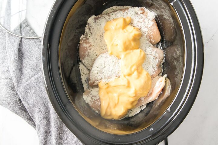 Easy Slow Cooker Chicken and Gravy Recipe | Foodtalk