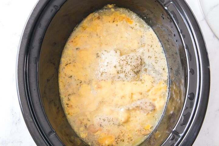 Easy Slow Cooker Chicken and Gravy Recipe | Foodtalk