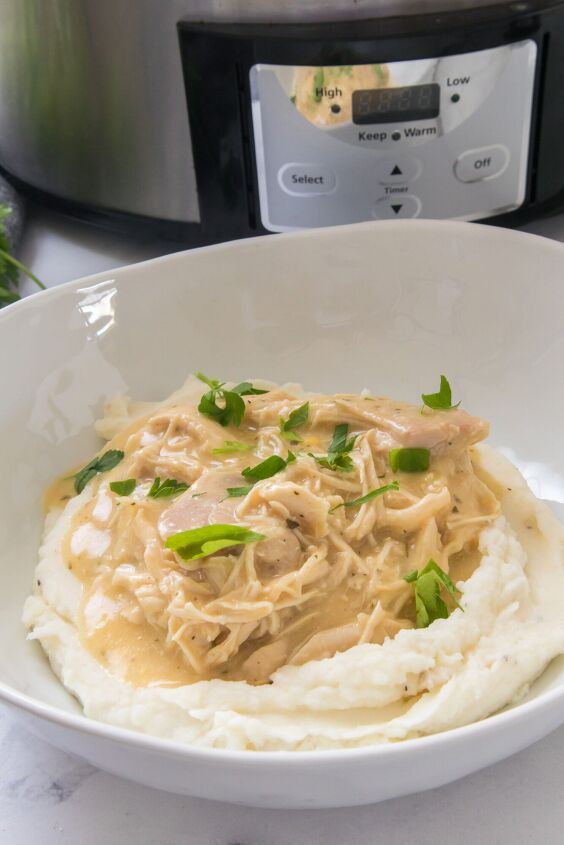 Easy Slow Cooker Chicken and Gravy Recipe | Foodtalk