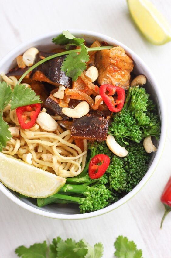 aubergine red thai curry noodle bowls