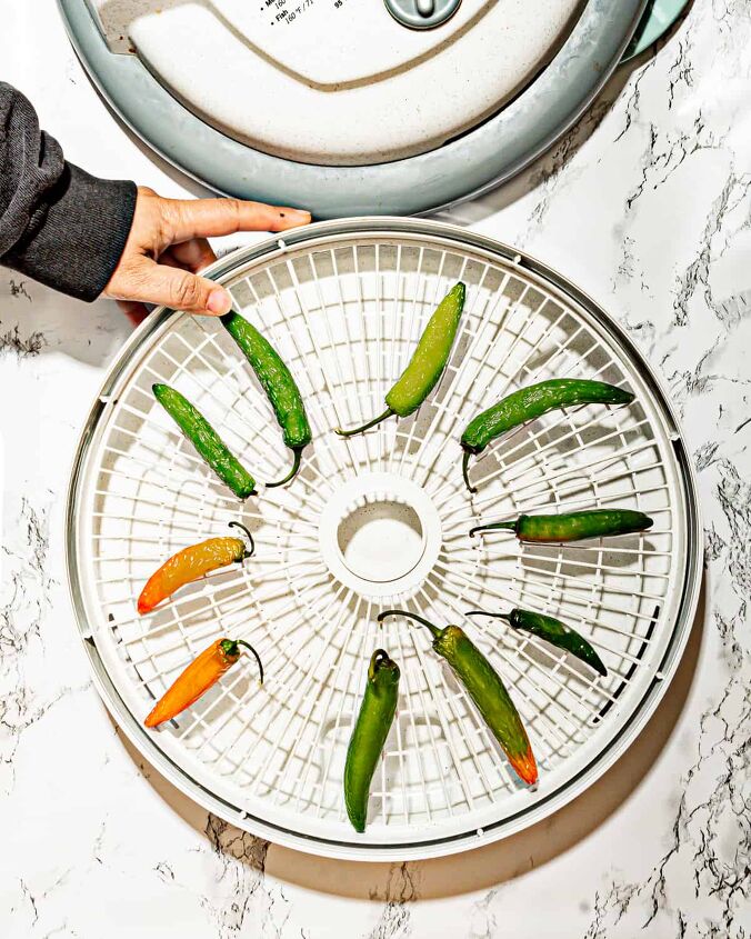 how to dry habanero peppers, habanero peppers on a dehydrator tray