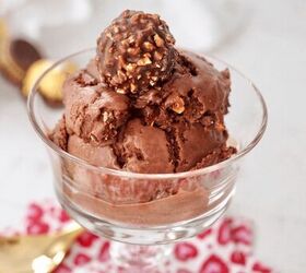 https://cdn-fastly.foodtalkdaily.com/media/2022/09/16/6800234/ferrero-rocher-ice-cream.jpg?size=720x845&nocrop=1