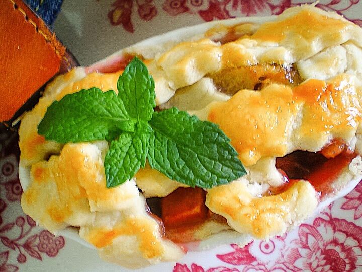 Pie Ramekins How to Make Mini Peach Raspberry Pies in Ramekins | Foodtalk