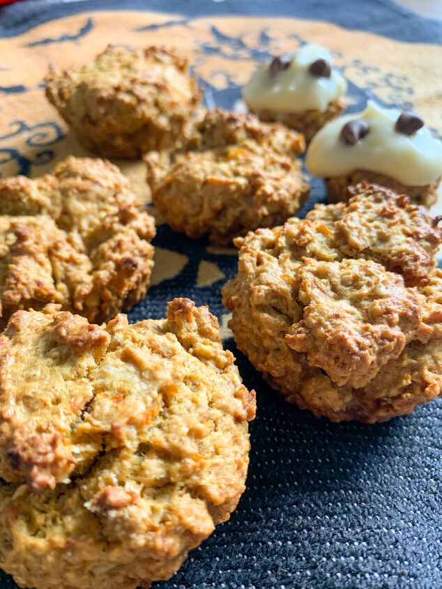 halloween pumpkin muffins