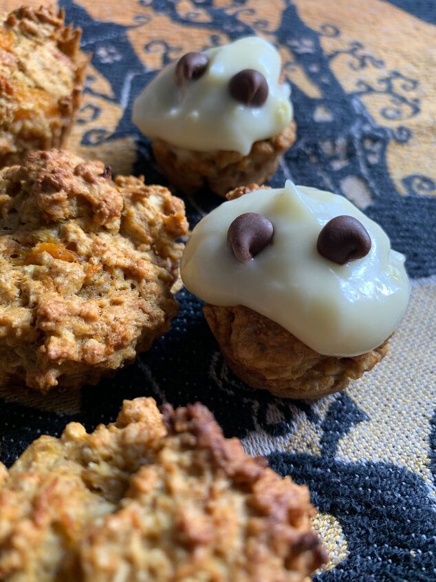 halloween pumpkin muffins