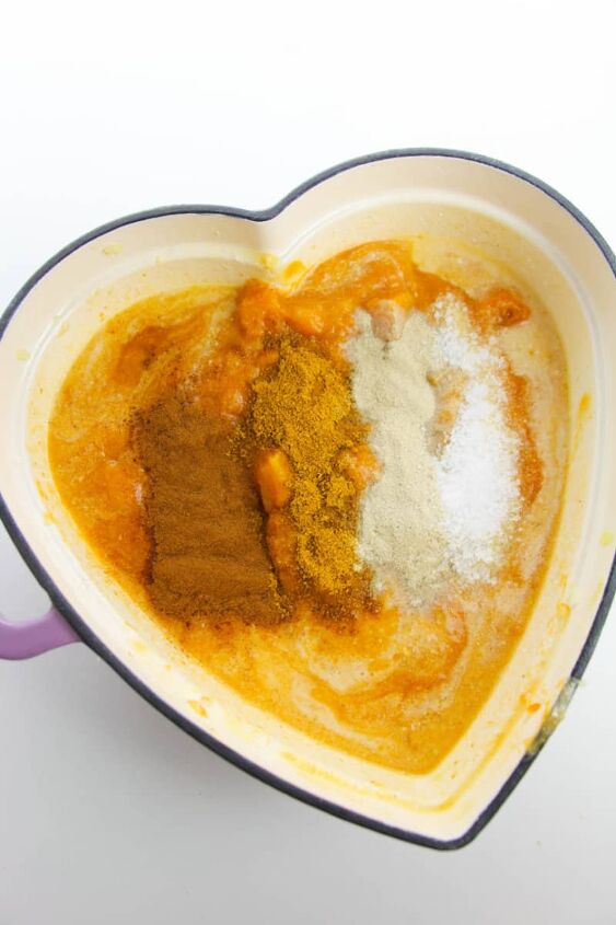 how to cook pumpkin squash, pumpkin and spices in a bowl