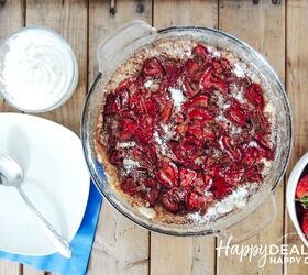 This delicious strawberry dessert is so easy to throw together, and it tastes amazing