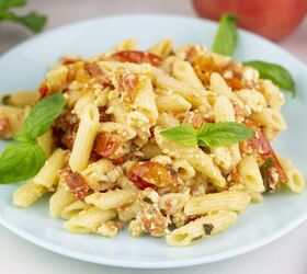 <b>Our dinner suggestion:</b> Healthy baked feta pasta