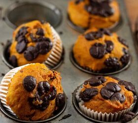 How to Make Vegan Pumpkin Chocolate Chip Muffins
