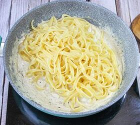 pasta alfredo, Cream Cheese Alfredo Pasta step three