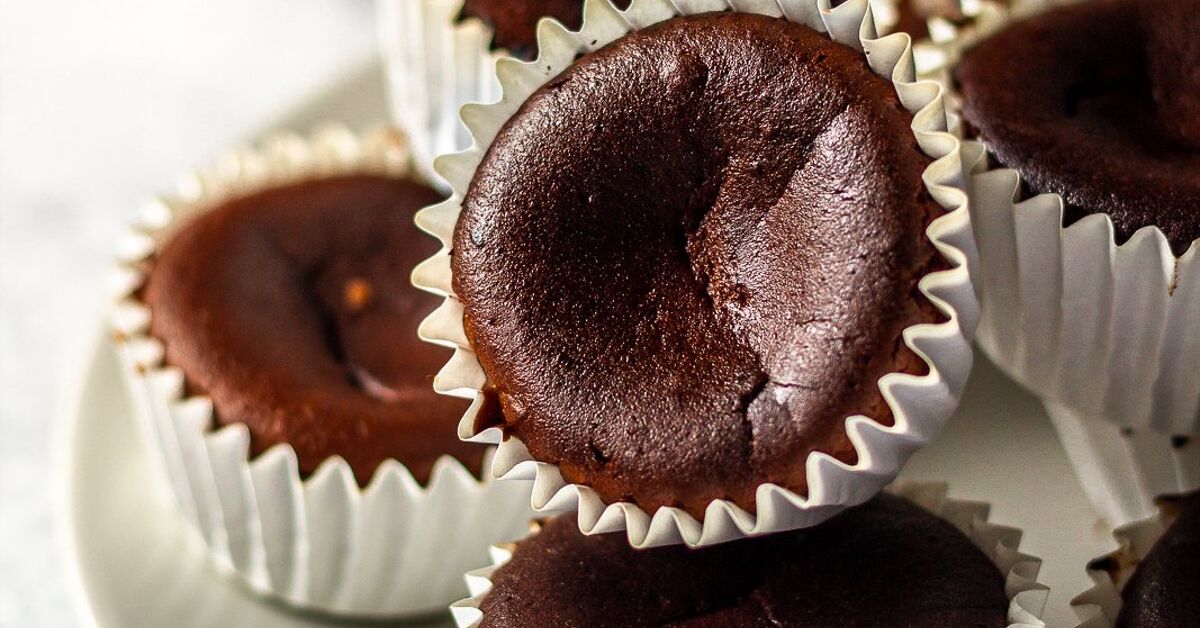 Mini Choc Basque Icon Chocolate Mini Burnt Basque Cheesecakes | Foodtalk