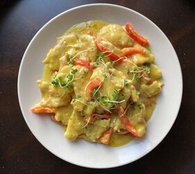 <b>Our dinner suggestion:</b> Coconut turmeric chicken stir fry