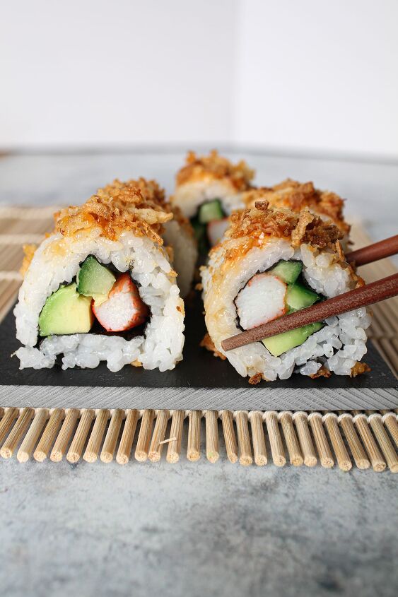 crunchy roll sushi recipe, A serving of Crunchy Sushi Roll
