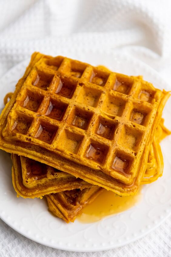 best ever pumpkin spice waffle recipe, closeup of pumpkin pie waffle