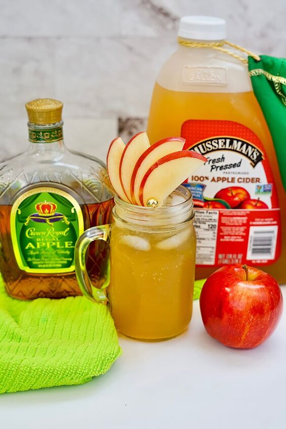 easy spiked apple cider cocktail