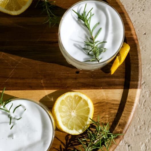 rosemary gin fizz, Rosemary gin fizz viewed from the top