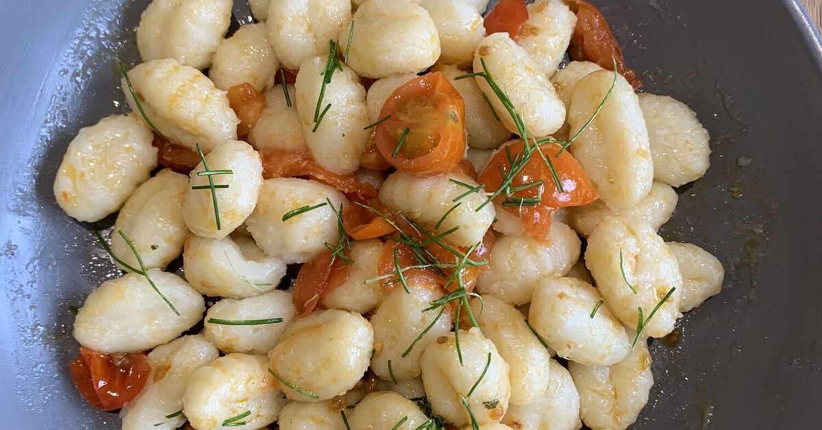 Gnocchi With Tomatoes and Chives | Foodtalk Gnocchi With Tomatoes and Chives | Foodtalk