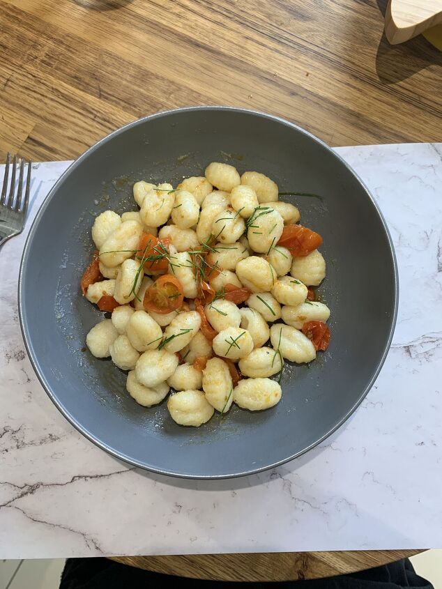 gnocchi with tomatoes and chives