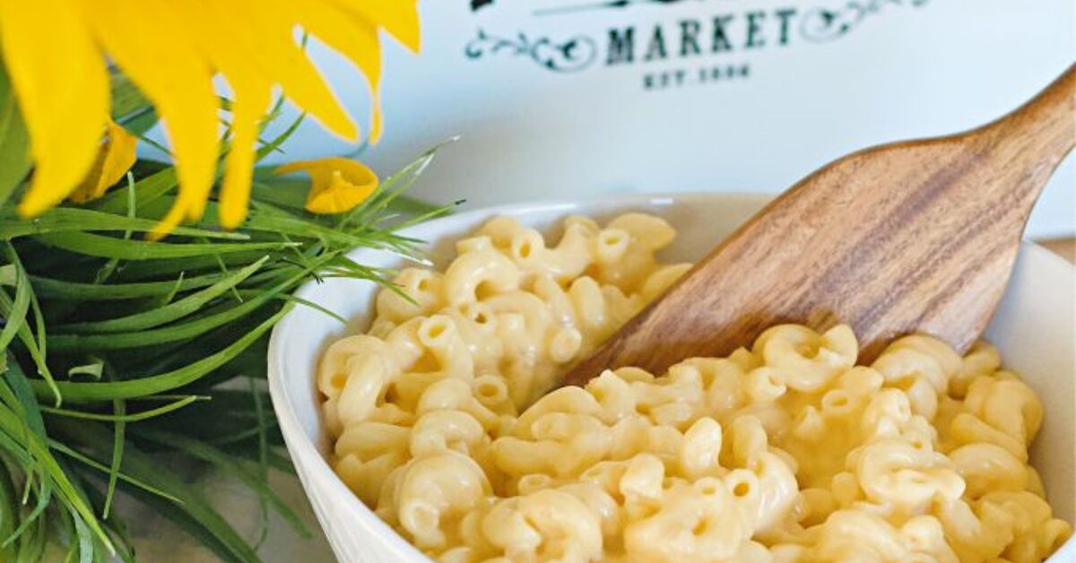 Easy 5 Ingredient Homemade Mac and Cheese | Foodtalk