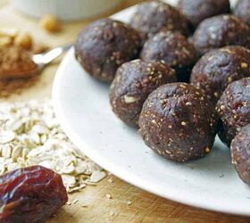 These no-bake chocolate energy balls are a healthy snack that's LOADED with protein