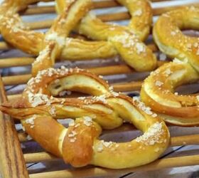 If you're a fan of soft pretzels, this amazing recipe is worth every single minute!