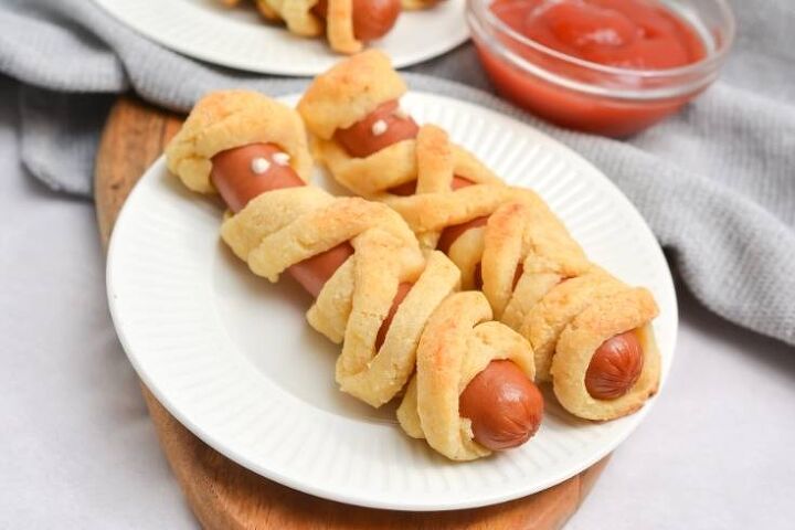 mummy hot dogs recipe with gluten free cheesy garlic bread