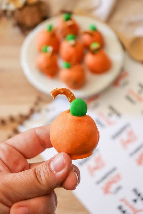 pumpkin oreo balls no bake fall treats