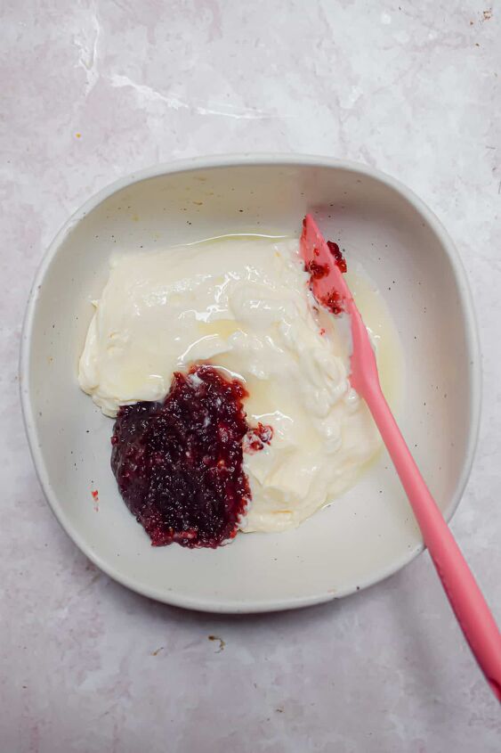 the easiest cranberry mayonnaise, Mix all the ingredients together in a small bowl