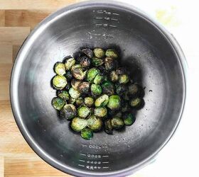 maple balsamic brussels sprouts, Toss the Brussels sprouts with the balsamic glaze