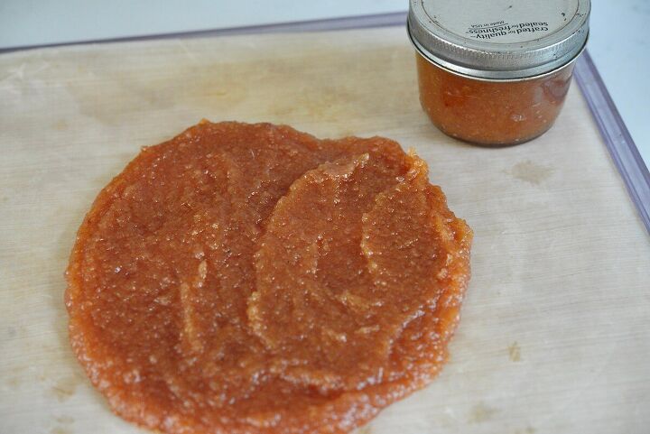 how to make quince jelly easy recipe , quince paste on dehydrator tray