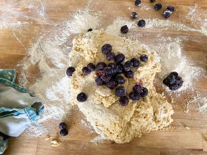 sourdough blueberry scones with lemon glaze discard recipe, adding blueberries to the scones