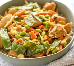 instant pot chicken stir fry, close up of chicken stir fry with snow peas and carrots