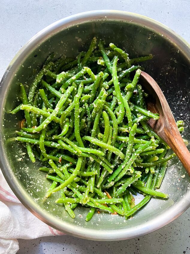 garlic parmesan green beans from frozen, Toss the cooked green beans in the garlic infused olive oil and parmesan cheese