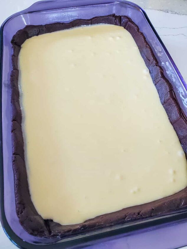 smores gooey butter cake, Crea cheese layer of the gooey butter cake