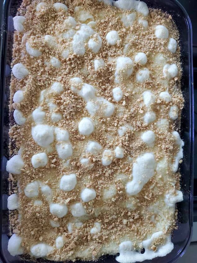 smores gooey butter cake, Smores Gooey Butter Cake topped with crumbed Graham crackers