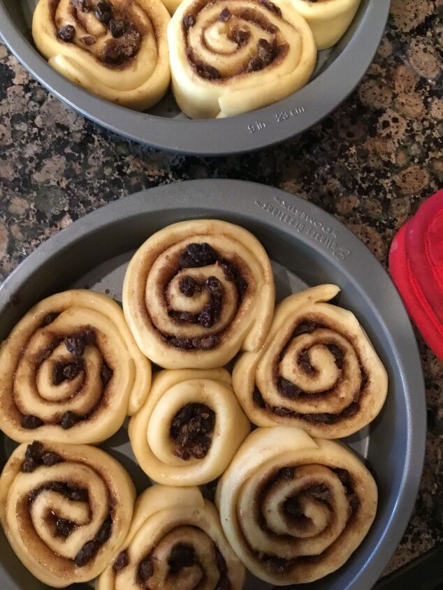 cinnamon raisins rolls with cream cheese frosting, Waiting for my rolls to rise