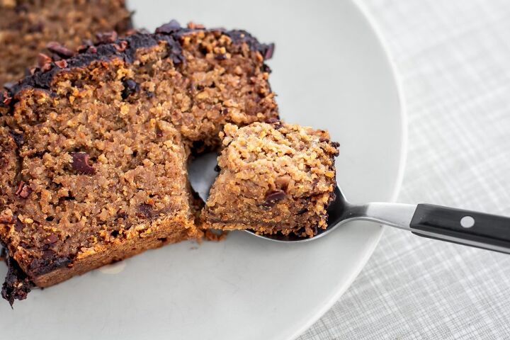 baked oats breakfast cake, Vegan Baked Oats Sugar Free Oat Flour Cake with Chocolate Glaze and Cacao Nibs